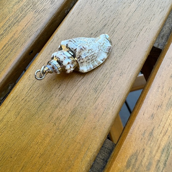 SOLD Shell & Wood Jewelry Lot - Picture 10 of 16